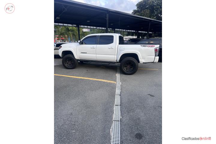 Tacoma 2020 4x4 sunroof fabrica