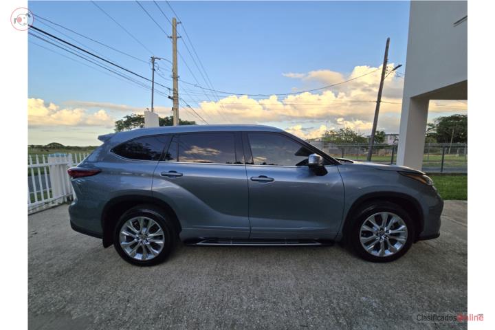 Toyota Highlander Limited 2020 Captain Chairs