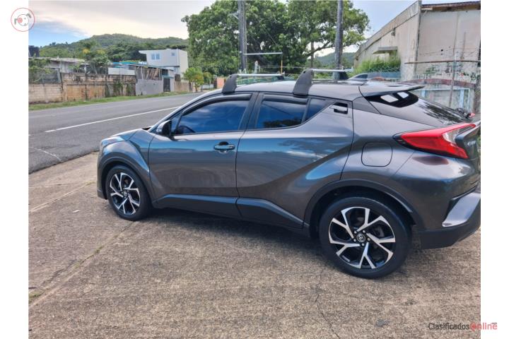 TOYOTA CHR XLE PREMIUM
