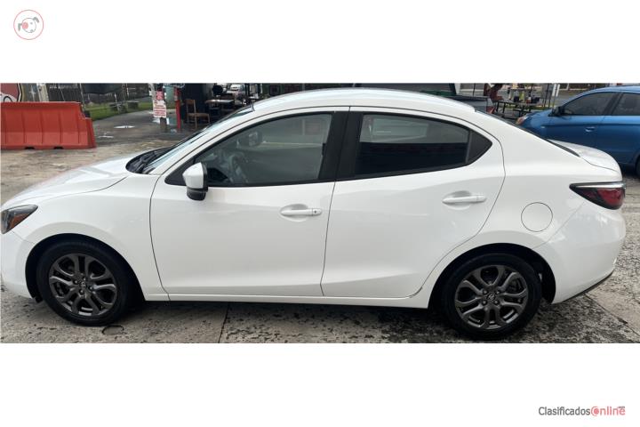 Toyota Yaris 2018- $9,000