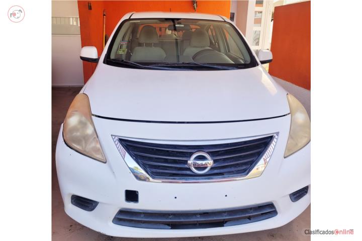 Nissan Versa 2012 4 Puertas, para piezas