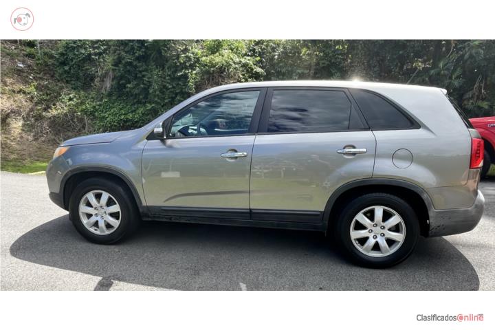 Kia Sorento 2012 97K millas buenas condicione