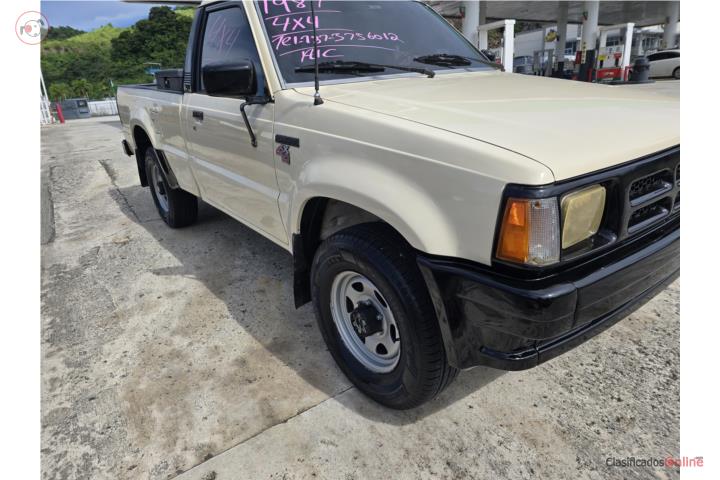 MAZDA B2600 DE MARQUESINA