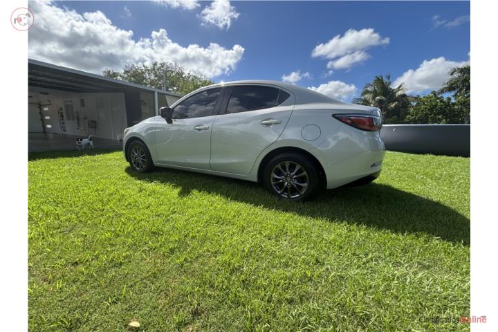 Toyota yaris bien cuidado
