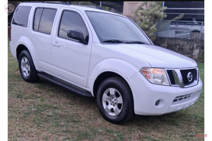 Nissan pathfainder 2010