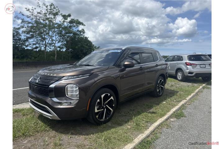 Mitsubishi Outlander SE 2022