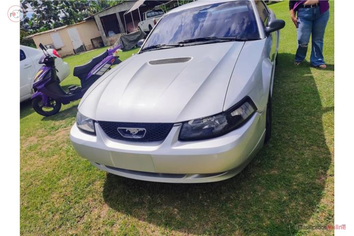 Ford Mustang 1999 v6 166000 millaje