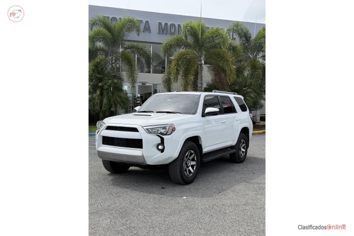 TOYOTA 4 RUNNER TRD OFFROAD 2024 10K MILLAS!!