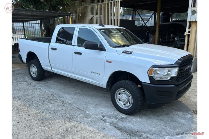 RAM 2500 4x4 con 18 mil millas