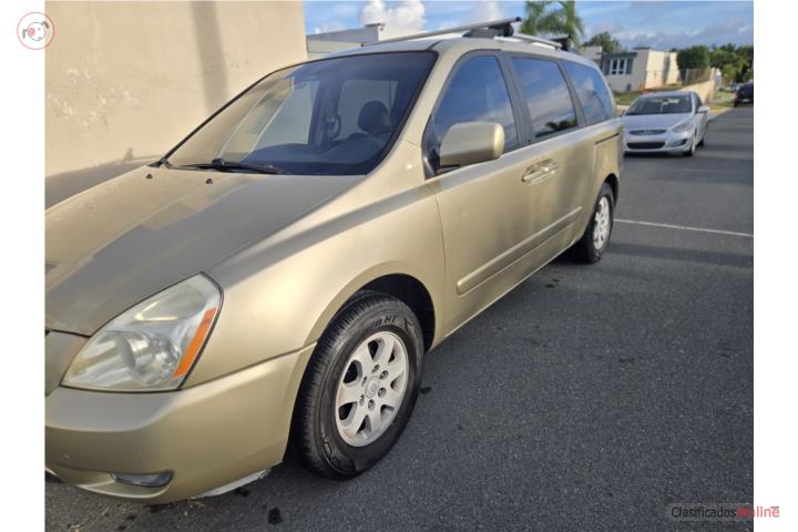 Kia Sedona 2010 $5,700.