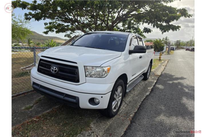 Toyota Tundra TRD, cabina y media