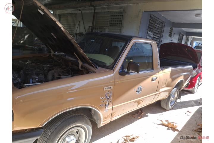 Mazda b2500 4 cilindro marbete a mi nombre