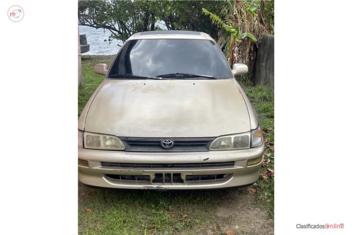 Se vende Toyota Corolla automático