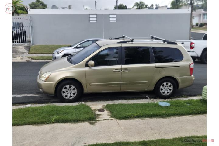 Kia Sedona 2010 $5,700.