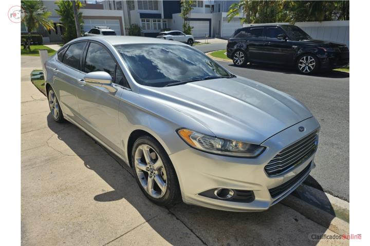Ford Fusión SE 2015 25k millas