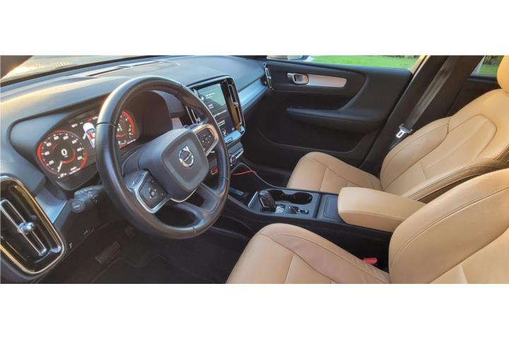 2019 Volvo XC40 T-5 Charcoal Gray