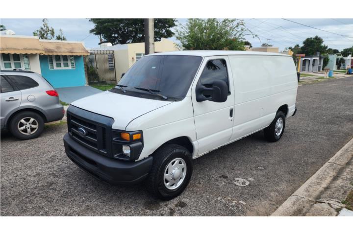 2011 Ford E-250 Van