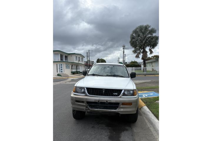 Mitsubishi Nativa del 1998