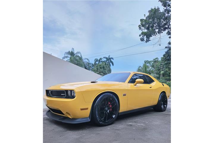 Dodge Challenger SRT8 Yellow Jacket 2012