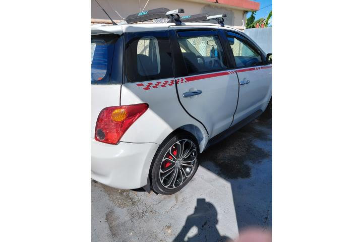 Vendo toyota xa 2005