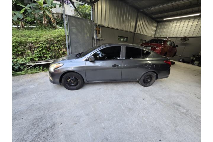 Nissan Versa del 2016