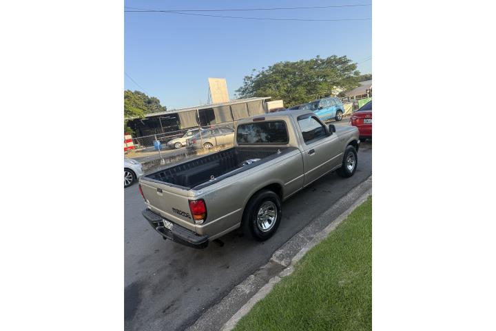 Mazda B2300 del 1995