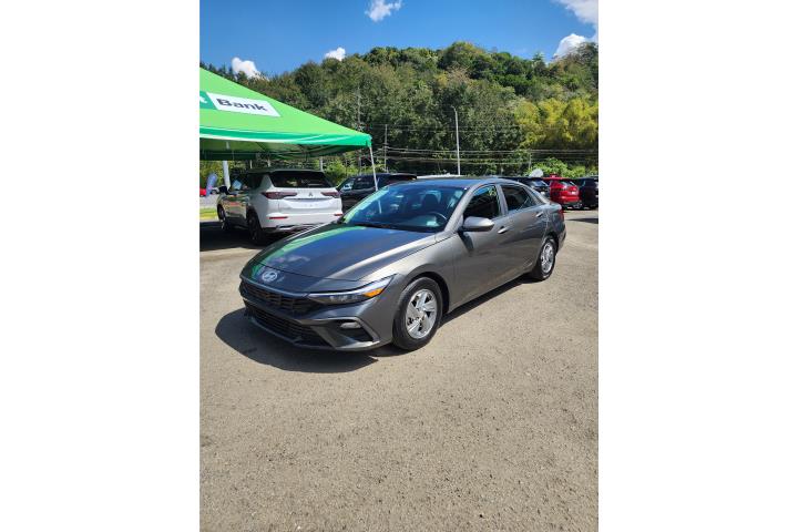 Hyundai Elantra del 2024