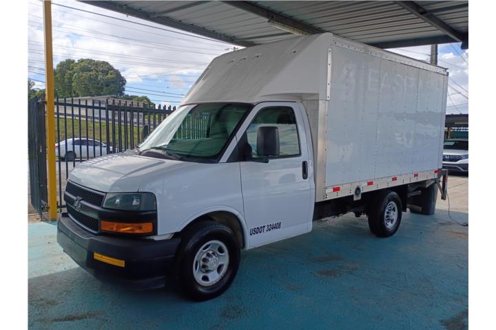 2019 Chevrolet C3500 con Caja de 12 pies