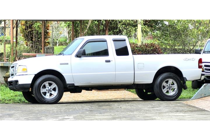 Ford Ranger del 2006 4x4 Cabina y Media