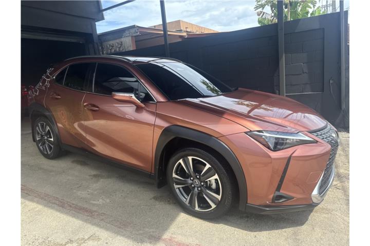 Lexus UX Hybrid del 2025