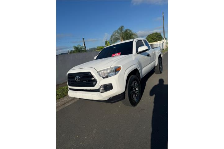 Toyota tacoma 2017 18,500
