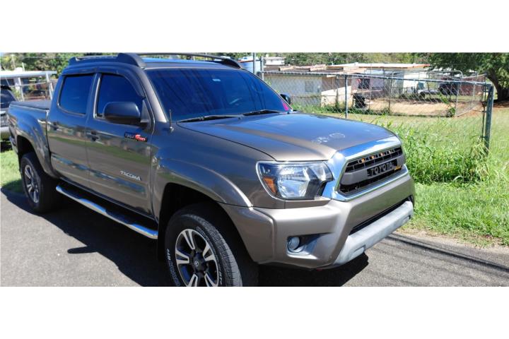 Toyota tacoma 2012 doble cabina 4 cly