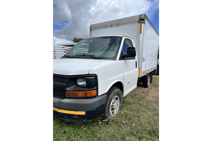 Chevrolet Express G3500 2014 con plataforma