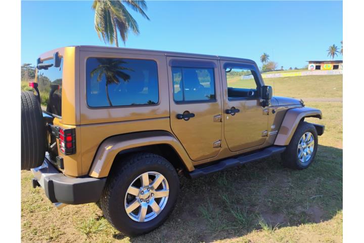 2011 Jeep Wrangler Sahara 70 Aniversario