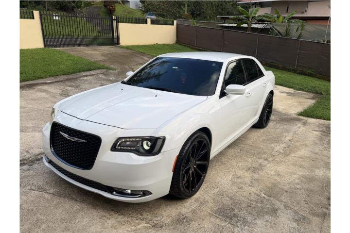 2017 Chrysler 300 S
