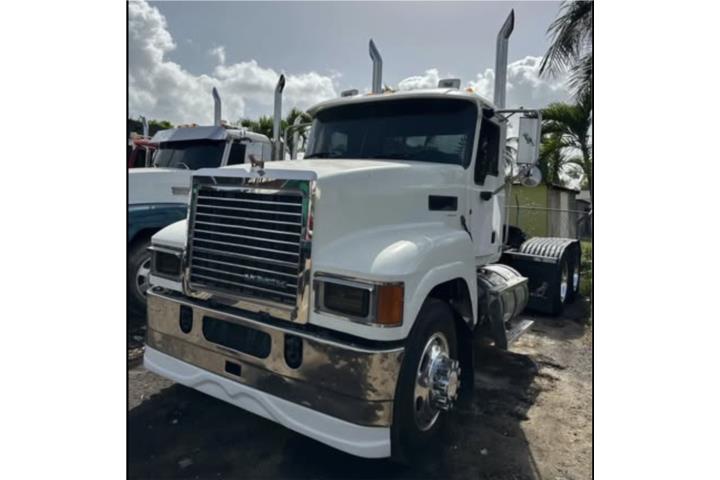 Mack CHU 613 MP8 2013