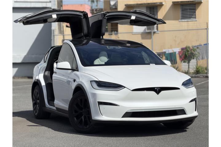 Tesla Model X 2022