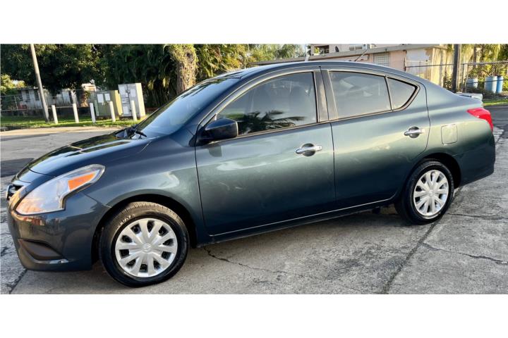 Nissan versa 2017 saldo automático millaje 46