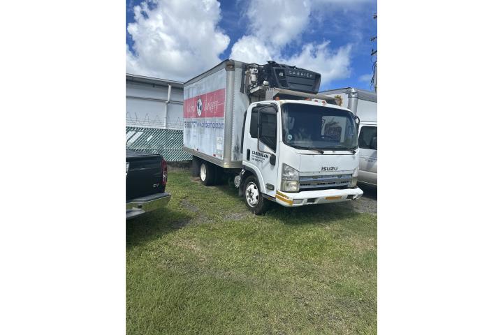 Camión Isuzu insulado