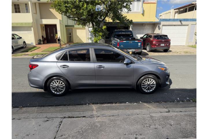 Kia rio 2020 $8,200 Excelentes condiciones!