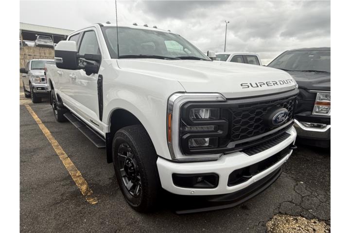 Ford F-250 Diesel Lariat 2023, Impecable