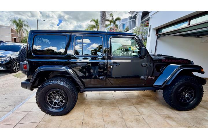 Jeep Rubicon Xtreme Recon / Cream Leather