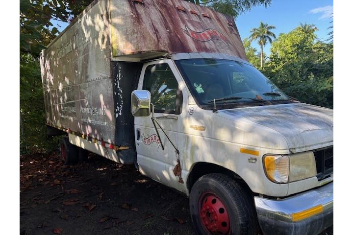 CAMION FORD 450E SUPER DUTY CARGA AÑO 2000