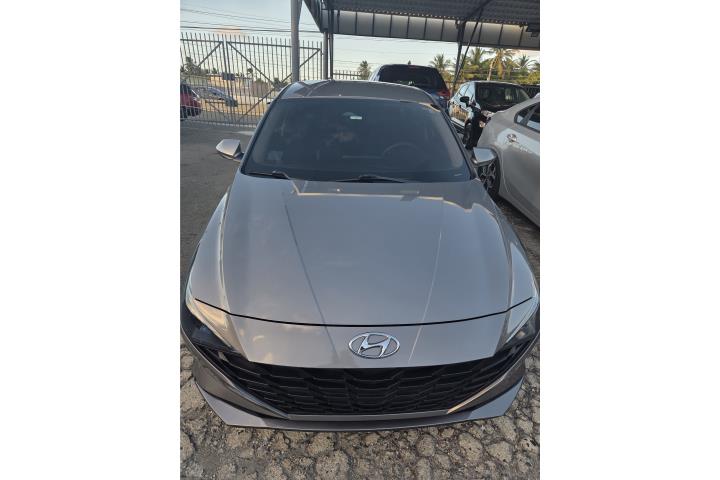 Hyundai Elantra 2022