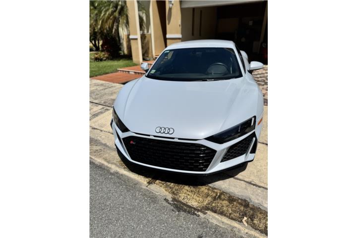 Audi R8 V10 2023 – Potencia y Elegancia