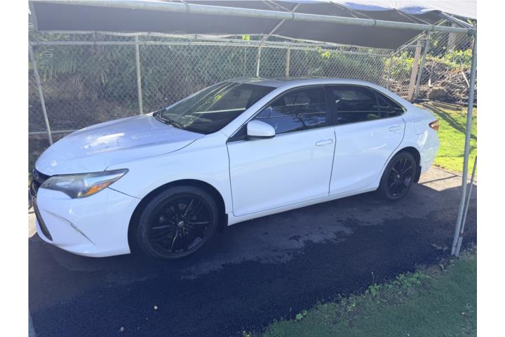 Toyota camry 2016 se