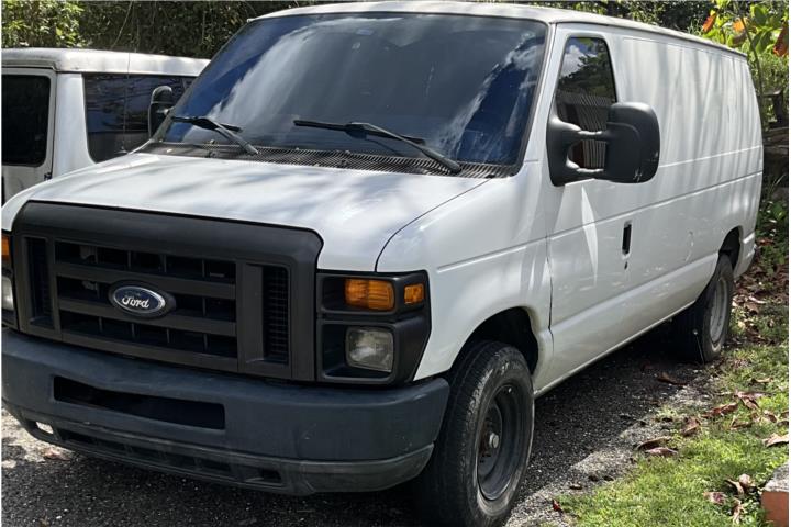 Ford Econoline 2012 cabina corta
