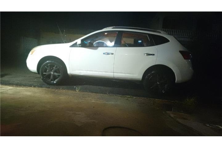 2010 Nissan Rogue SV or SL