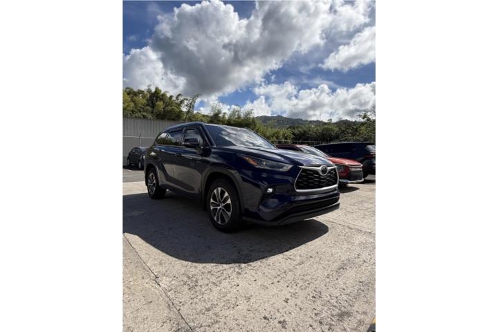 TOYOTA HIGHLANDER XLE 2021