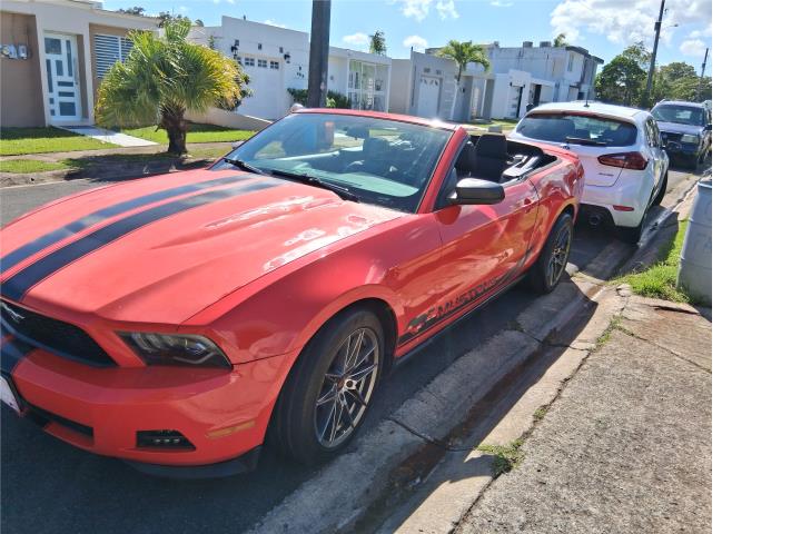 2012 Ford Mustang Convertible